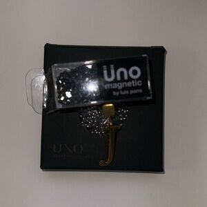 Uno magnetic Jewelry by Luis Pons..